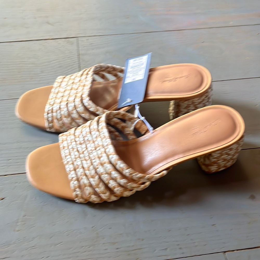 Women’s Size 10 Universal Thread Rachel Mule Heels/Sandals - Picture 2 of 7